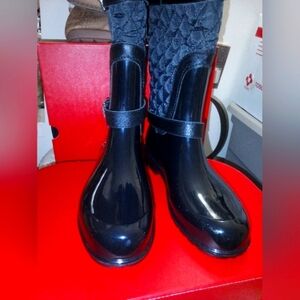 Stylish Black Quilted Women's Boots